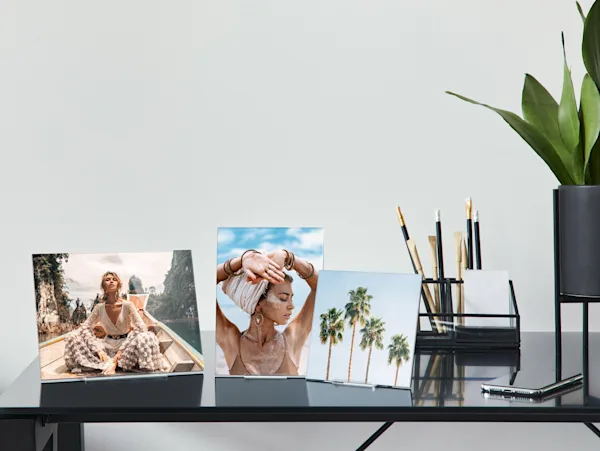 Acrylic glass stand in different formats.