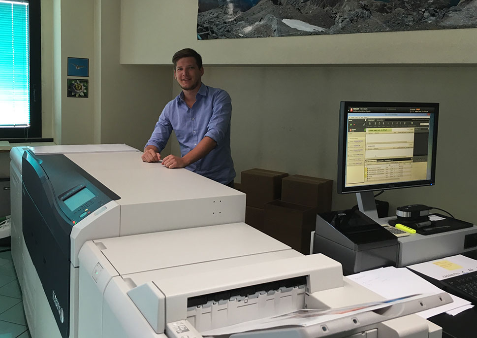 Centrooffset with their Versant 3100 Press