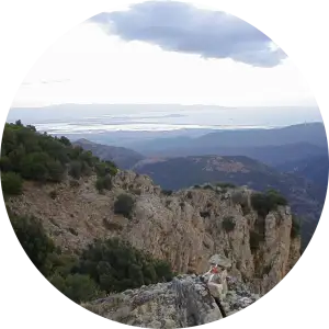Una fotografia del Monte Arcosu, in una delle aree protette da ReNature Italy.