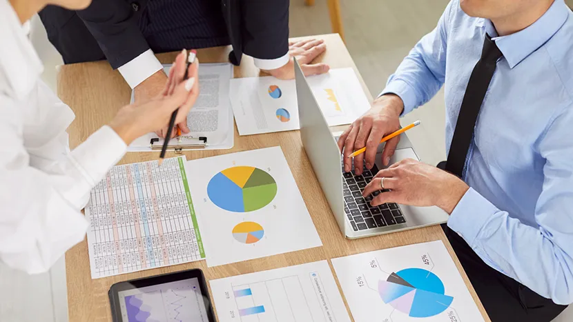 Alcuni ricercatori di mercato svolgono delle analisi sulle esigenze dei consumatori