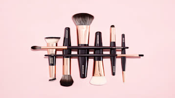 Makeup brush guide
