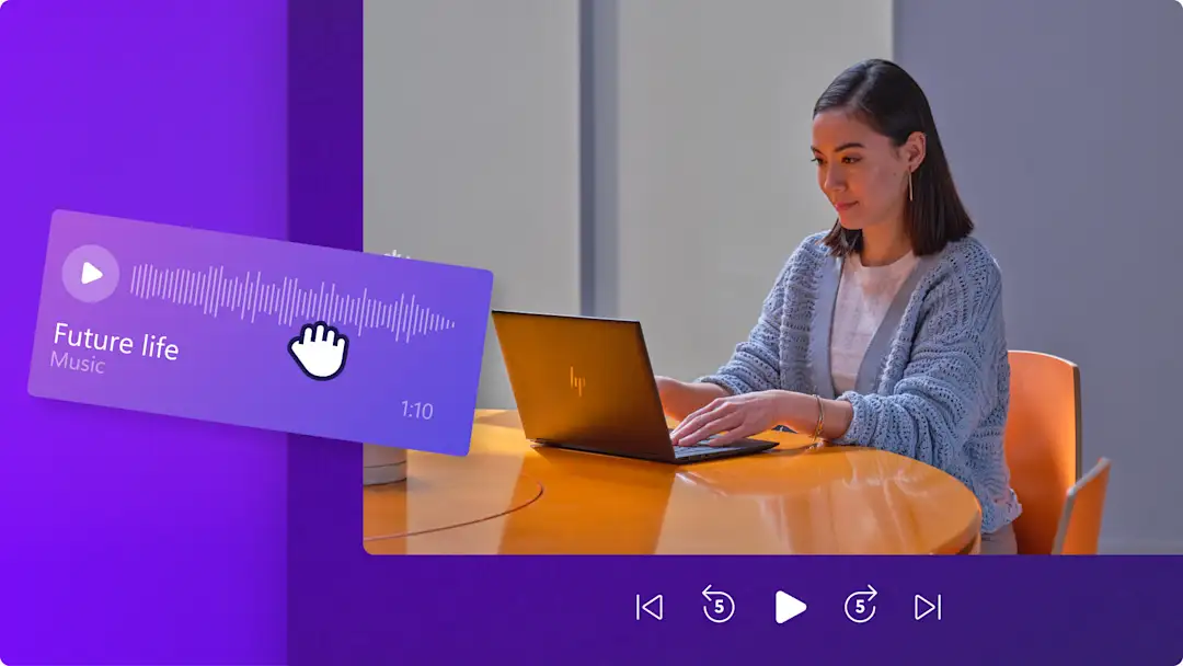 Изображение женщины, использующей Clipchamp для создания корпоративных видеороликов.