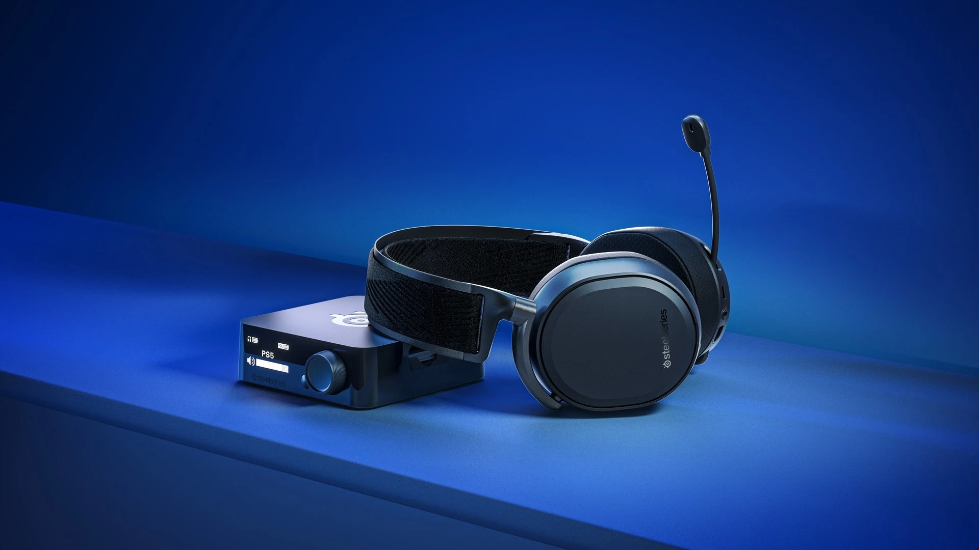 full_width image of Arctis Pro Wireless - 1 of 6 mobile