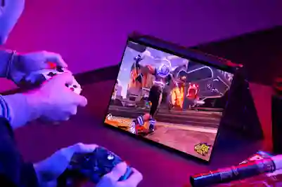 Kaksi pelaajaa ja Asus ROG -pelikannettava