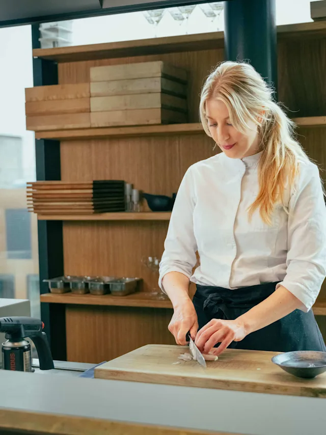 Frida Ronge in the kitchen at UNN in Stockholm. 