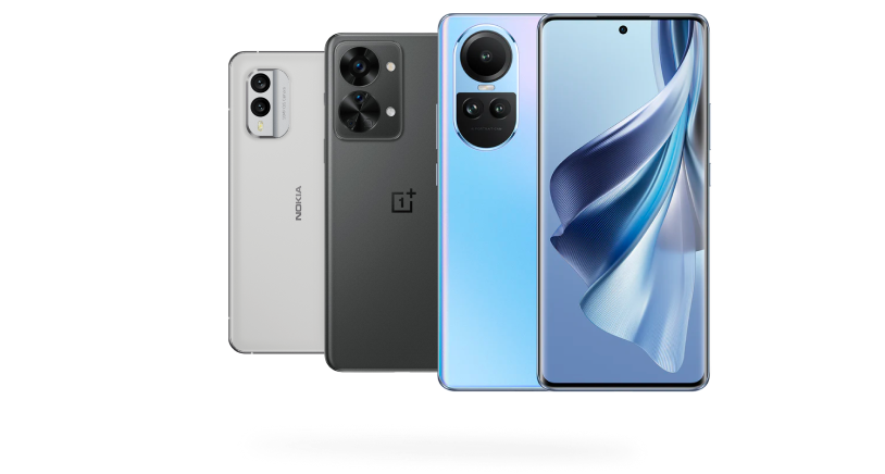 Vier verschillende modellen telefoons op een rij.
